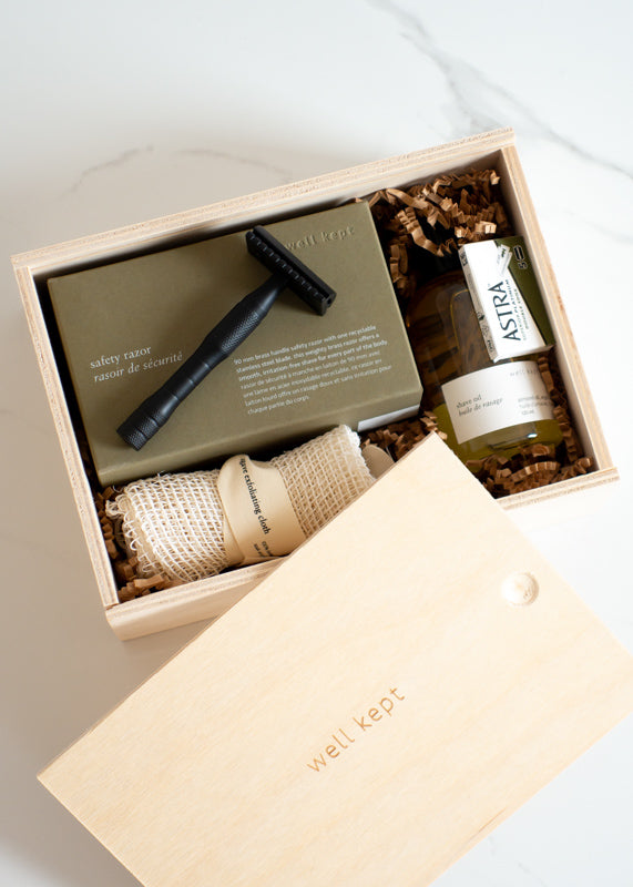 Well Kept Safety Razor Kit in Black For Environmentally-friendly Shaving Comes In A Wood Box That Includes A Razor, Blades, Shave Oil, & Agave Exfoliating Cloth