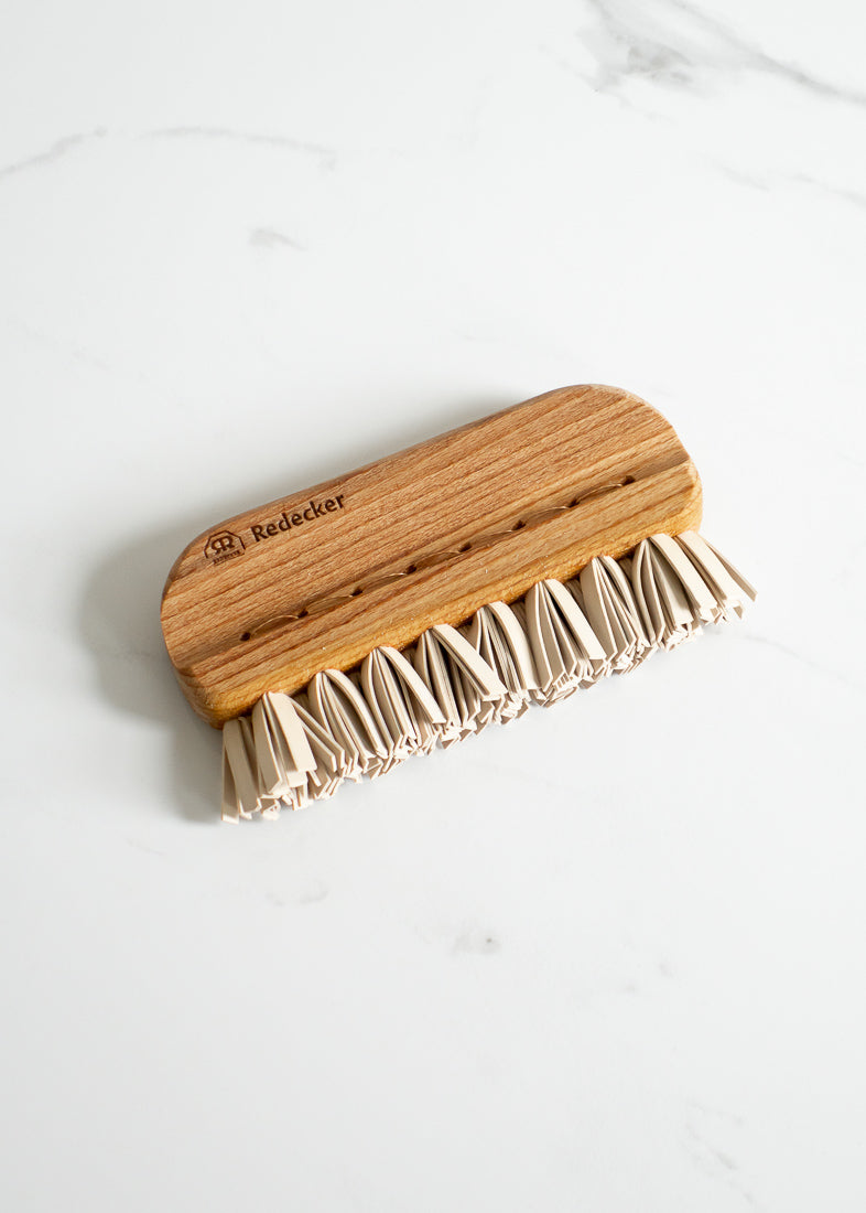 Redecker Lint Remover Brush For Plastic-free Cat & Dog Hair Removal From Clothes Made Of Wood & Rubber